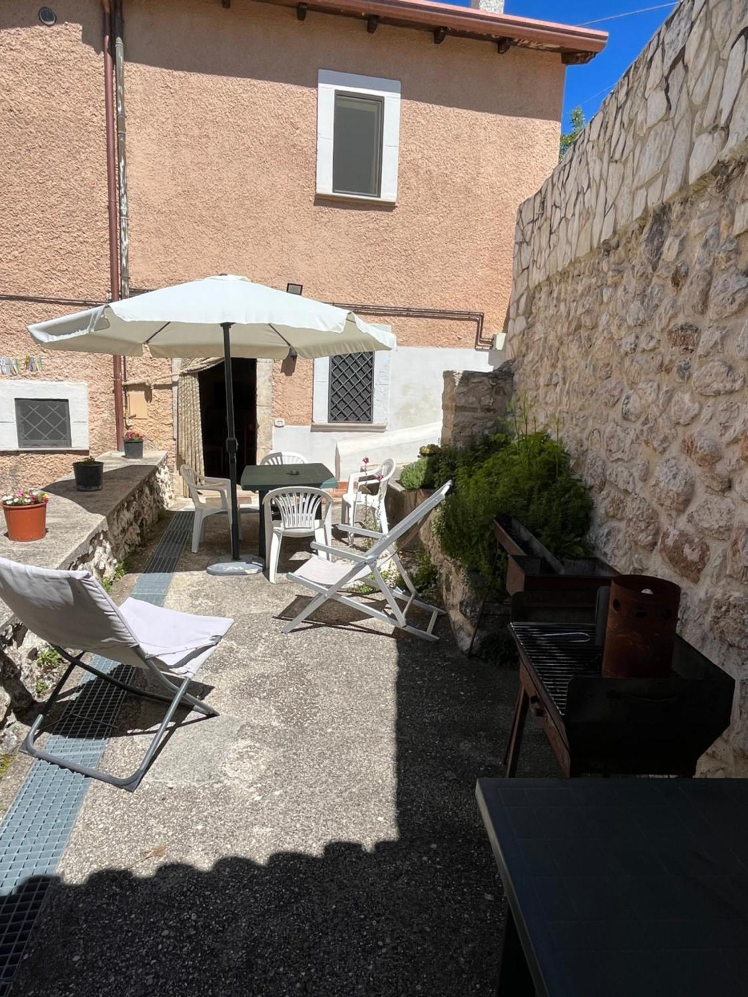 Da Sciuri Case Vacanza Barisciano Exteriör bild